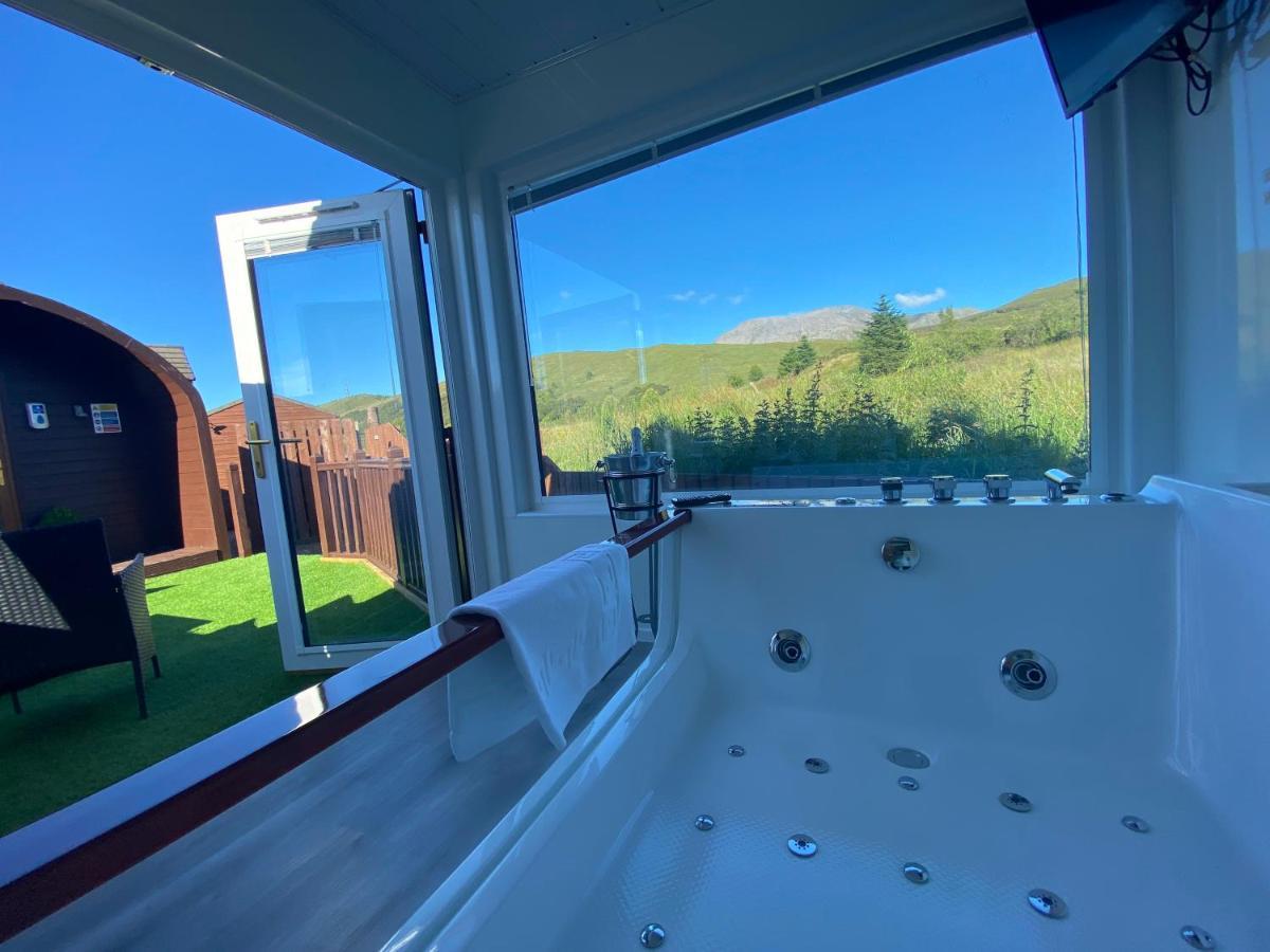 Highland Stays - Ben View Studio Pod & Jacuzzi Bath 威廉堡 外观 照片