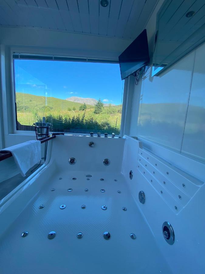 Highland Stays - Ben View Studio Pod & Jacuzzi Bath 威廉堡 外观 照片
