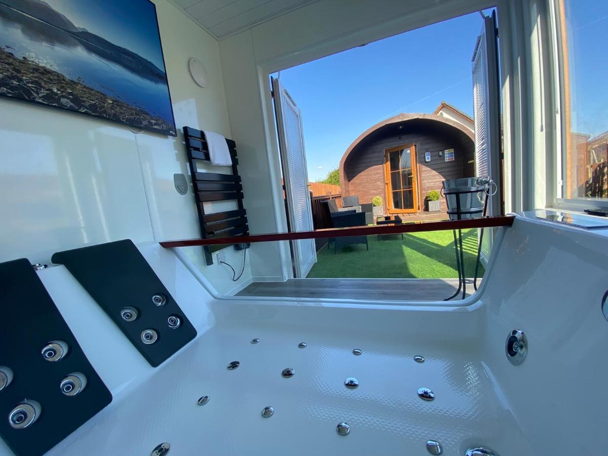 Highland Stays - Ben View Studio Pod & Jacuzzi Bath 威廉堡 外观 照片